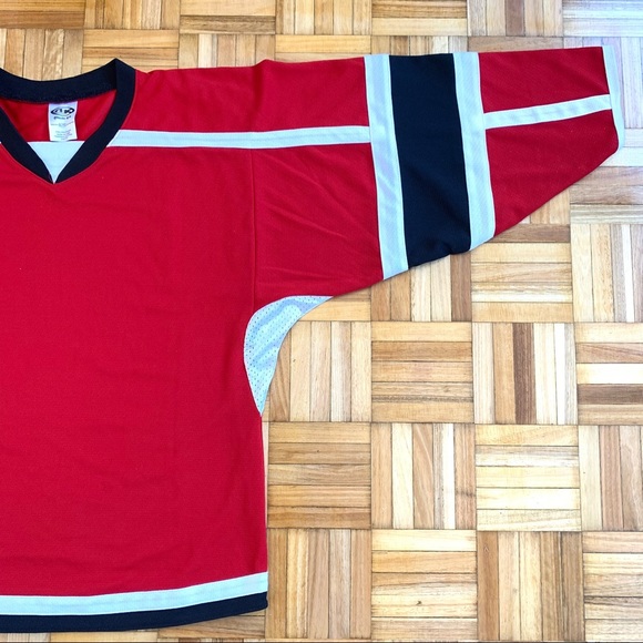 Athletic Knit Youth Red Hockey Jersey XL/TG - Picture 3 of 6